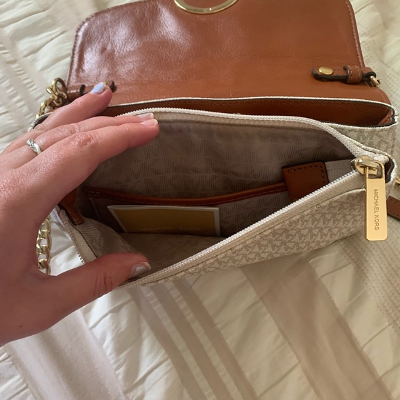 Michael Kors Crossbody - Picture 5 of 6